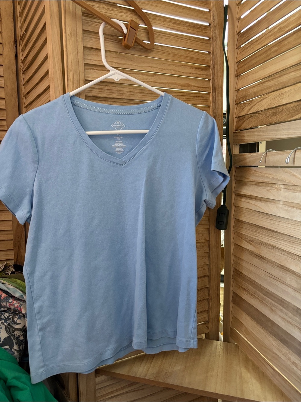 St. John's Bay Light Blue V-Neck Short Sleeve Tee Petite Large
